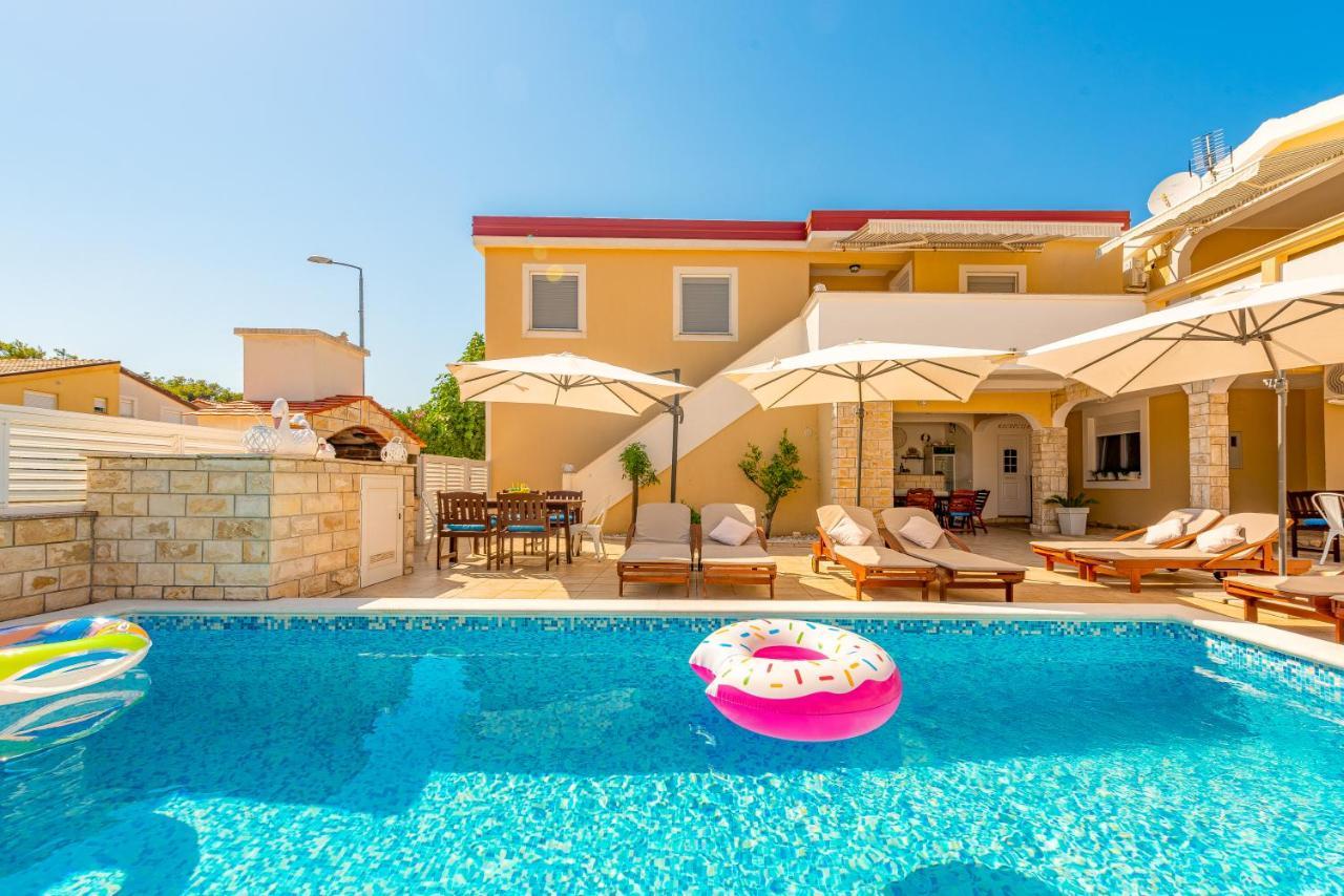 Villa Karmen - Poolhouse Вир Экстерьер фото