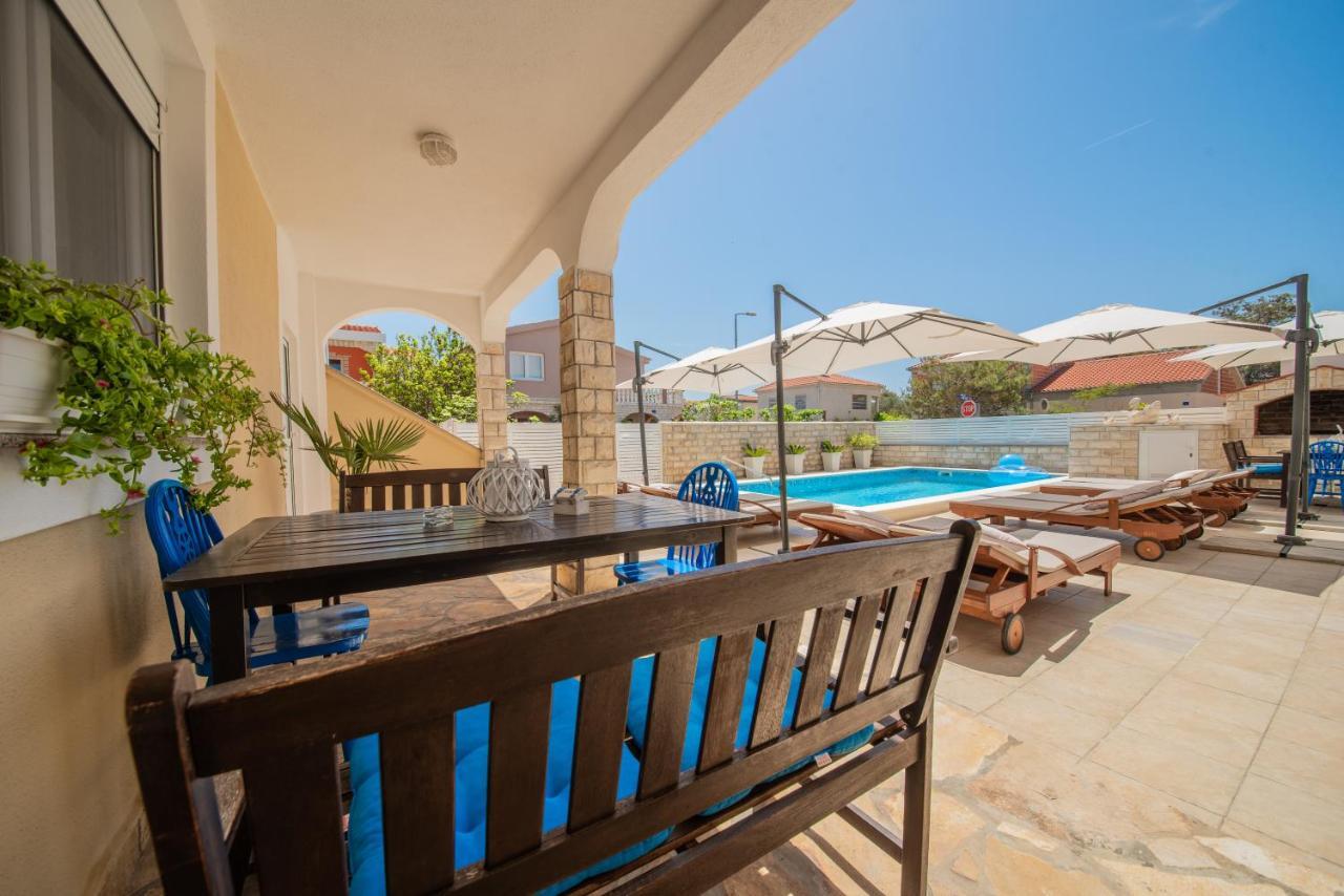 Villa Karmen - Poolhouse Вир Экстерьер фото